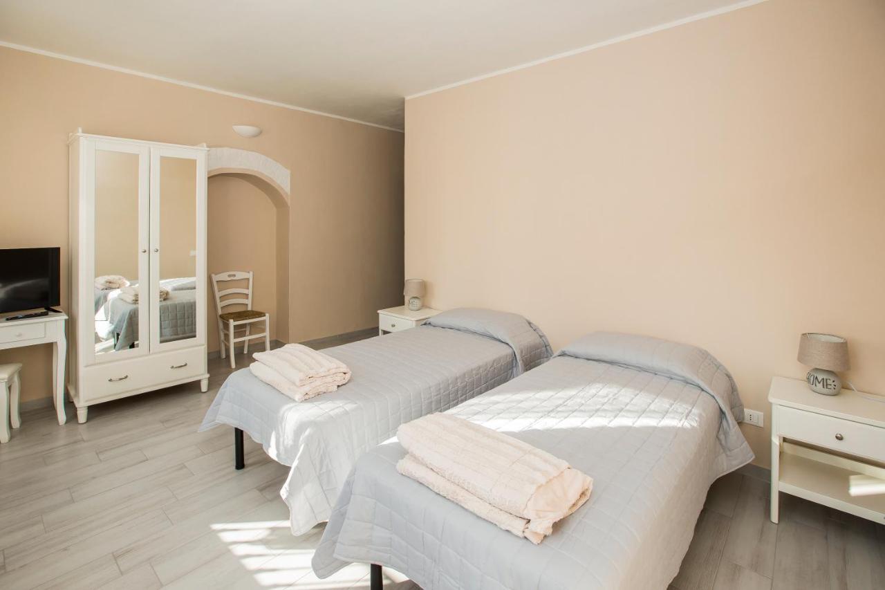 700Enolocanda Santa Giuletta Buitenkant foto