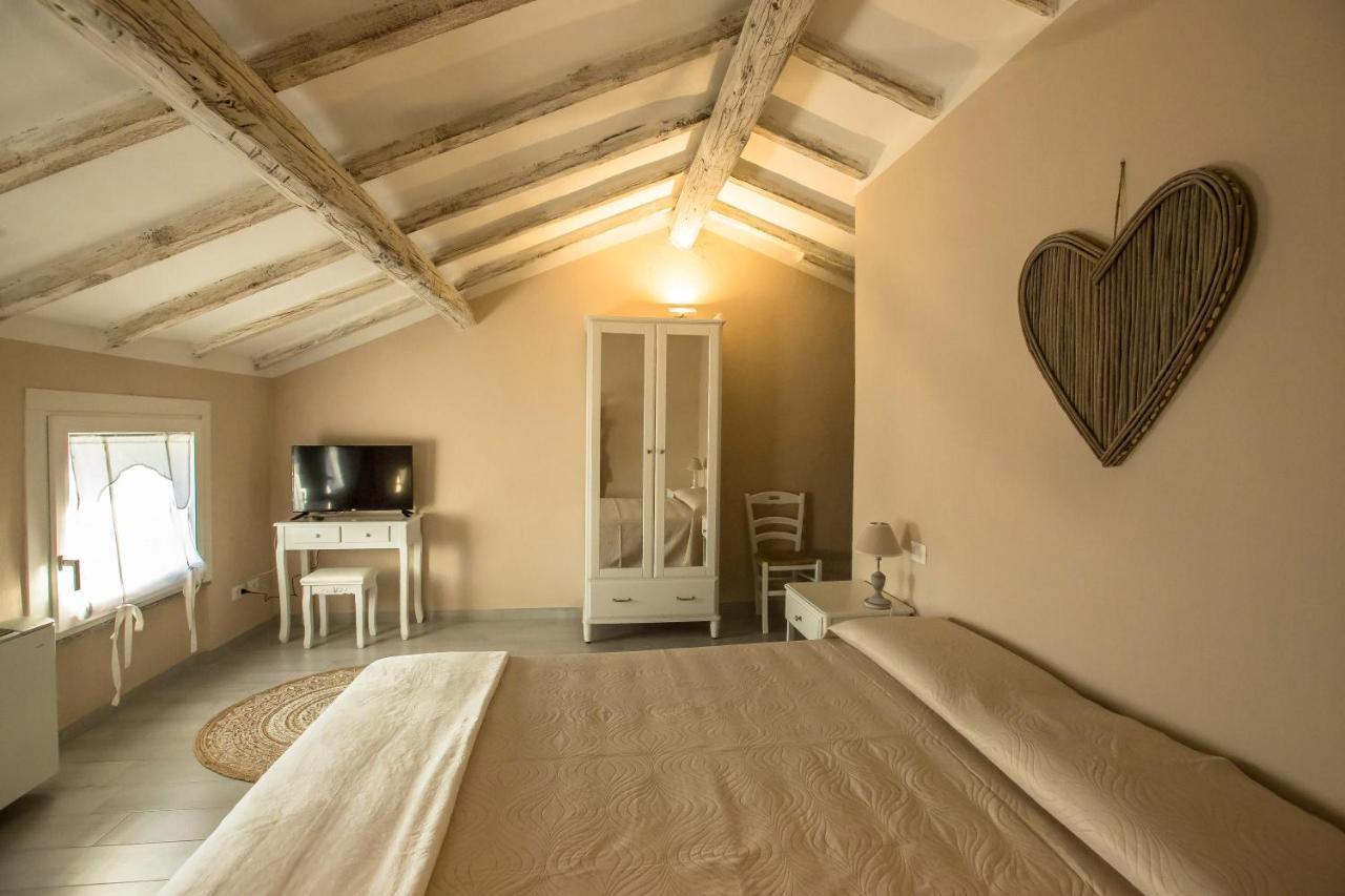 700Enolocanda Santa Giuletta Buitenkant foto